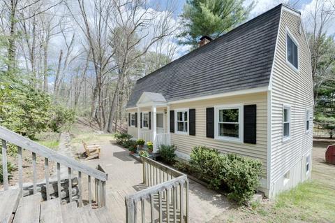 32 Maple St, Sturbridge, MA 01566 photo 2