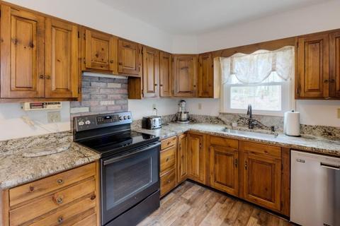 32 Maple St, Sturbridge, MA 01566 photo 5