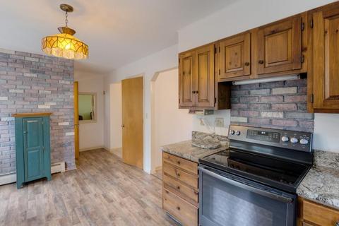 32 Maple St, Sturbridge, MA 01566 photo 6