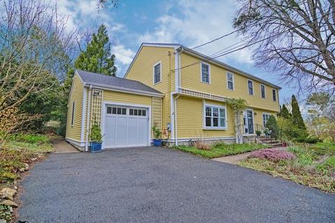 49 Pond St, Needham, MA 02492 photo 2