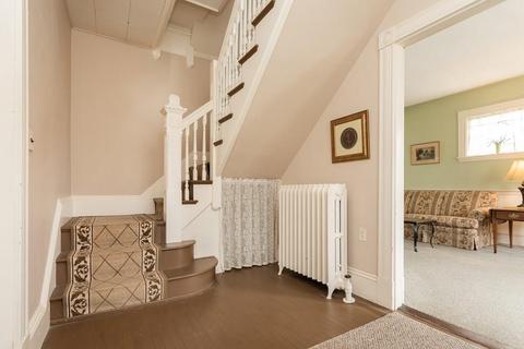 14 Summer St, Beverly, MA 01915 photo 2