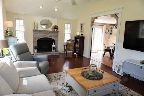 16 Bicknell Dr, Mendon, MA 01756 photo 5