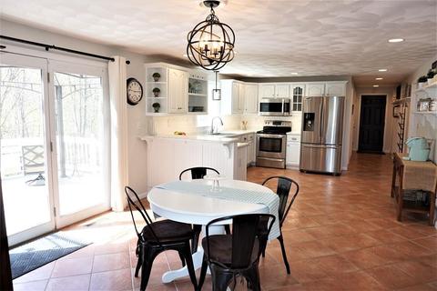 16 Bicknell Dr, Mendon, MA 01756 photo 8