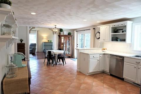 16 Bicknell Dr, Mendon, MA 01756 photo 11