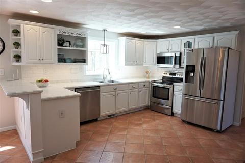 16 Bicknell Dr, Mendon, MA 01756 photo 10