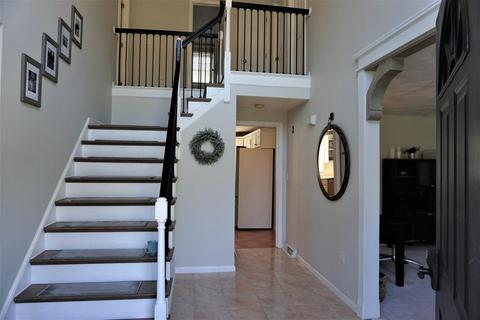 16 Bicknell Dr, Mendon, MA 01756 photo 4