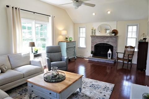 16 Bicknell Dr, Mendon, MA 01756 photo 6