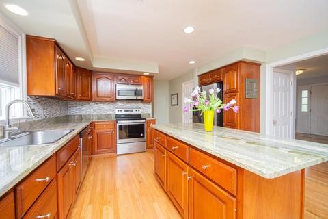 16 Cadman Rd, Mendon, MA 01756 photo 8