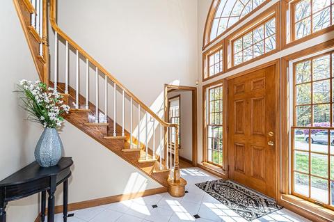 43 Fairchild Dr, Reading, MA 01867 photo 2