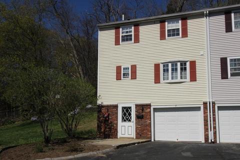 7 Warebrook Vlg, Ware, MA 01082 photo 1