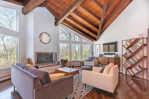 33 Mast Hill Rd, Hingham, MA 02043 photo 3