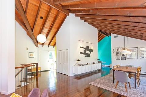 33 Mast Hill Rd, Hingham, MA 02043 photo 2