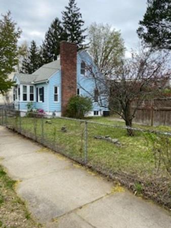 60 Parkside St, Springfield, MA 01104 photo 6