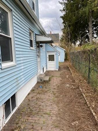 60 Parkside St, Springfield, MA 01104 photo 5