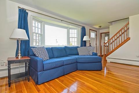46 Irving Dr, Walpole, MA 02081 photo 3