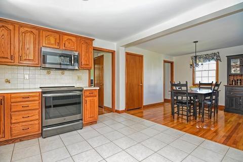 46 Irving Dr, Walpole, MA 02081 photo 6