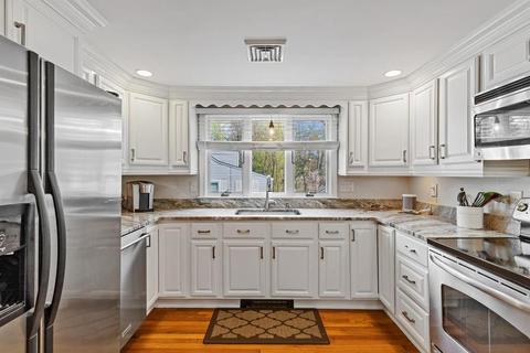 22 Whittier Rd, Reading, MA 01867 photo 12