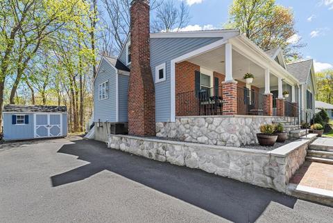 22 Whittier Rd, Reading, MA 01867 photo 4