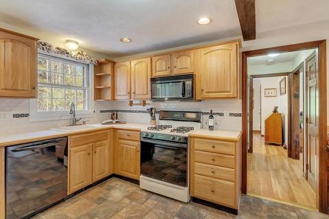 8 Chestnut Dr, Townsend, MA 01469 photo 9