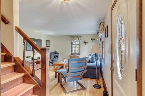 8 Chestnut Dr, Townsend, MA 01469 photo 3
