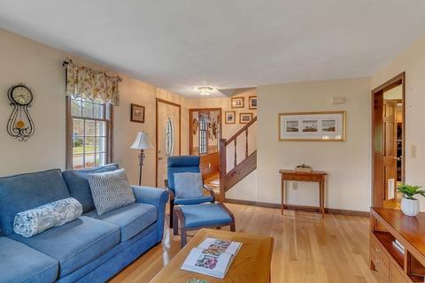 8 Chestnut Dr, Townsend, MA 01469 photo 5