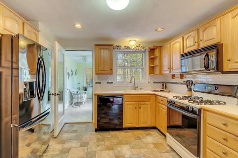8 Chestnut Dr, Townsend, MA 01469 photo 8