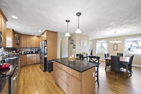10 Peach Tree Ln, Danvers, MA 01923 photo 2