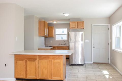 31 Grover St, Springfield, MA 01104 photo 13