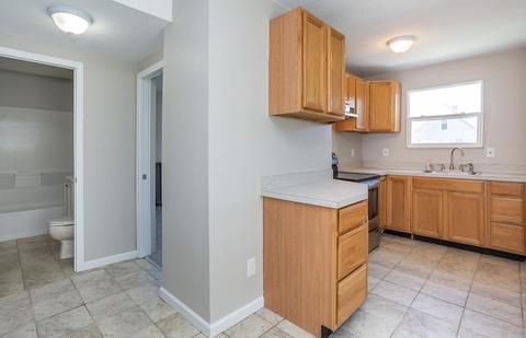 31 Grover St, Springfield, MA 01104 photo 14