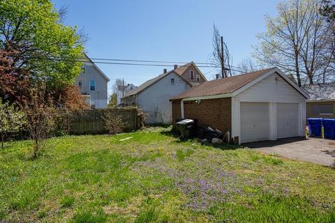 31 Grover St, Springfield, MA 01104 photo 5