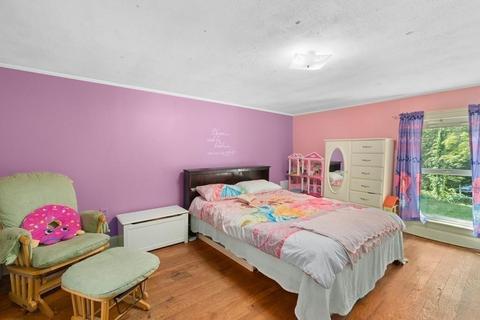 32 Maple St, Douglas, MA 01516 photo 8