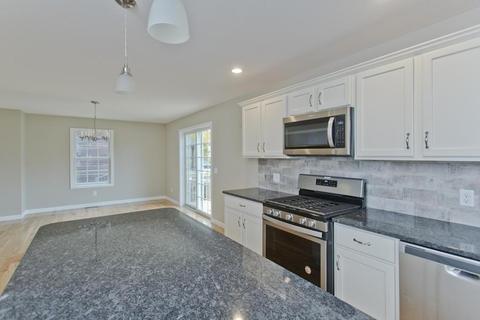 79 Castle St, Springfield, MA 01108 photo 8