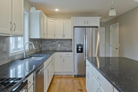79 Castle St, Springfield, MA 01108 photo 6