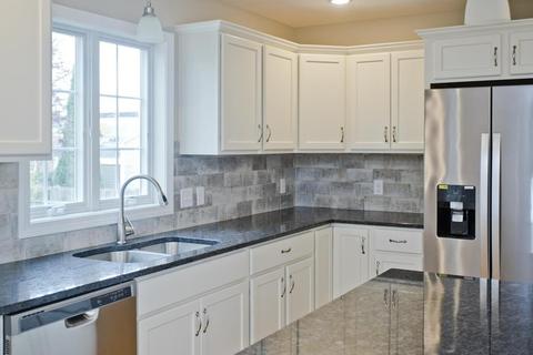 79 Castle St, Springfield, MA 01108 photo 4