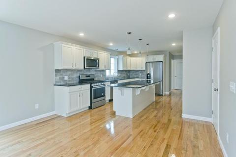 79 Castle St, Springfield, MA 01108 photo 11