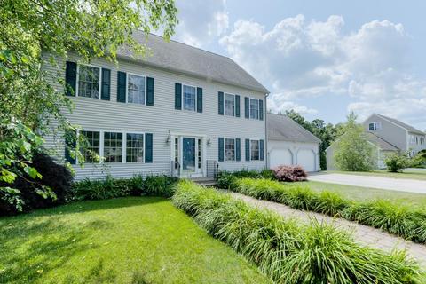 24 Blackthorn Dr, Worcester, MA 01609 photo 3