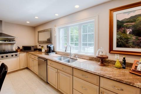 24 Blackthorn Dr, Worcester, MA 01609 photo 20