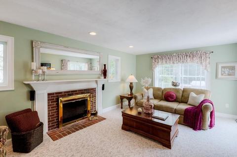 24 Blackthorn Dr, Worcester, MA 01609 photo 12