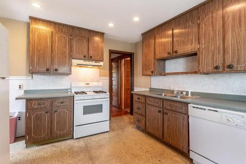 22 Everett St, Boston, MA 02122 photo 19