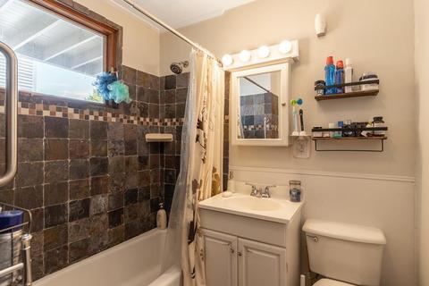 22 Everett St, Boston, MA 02122 photo 11