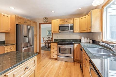 18 Beechtree Cir, Wakefield, MA 01880 photo 15