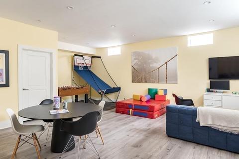 89 Arlington Rd, Chestnut Hill, MA 02467 photo 22