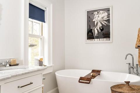 89 Arlington Rd, Chestnut Hill, MA 02467 photo 13