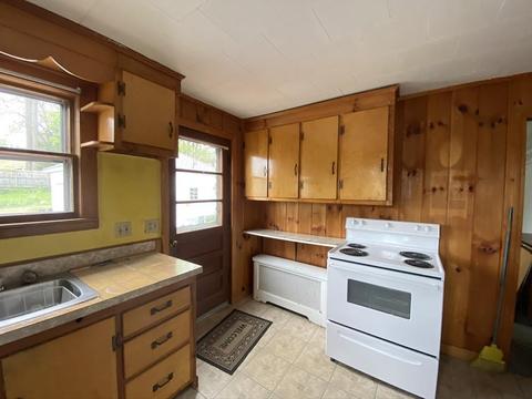 27 Prospect St, Ware, MA 01082 photo 7
