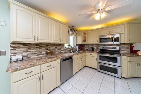 49 Murphy Ln, Chicopee, MA 01020 photo 8