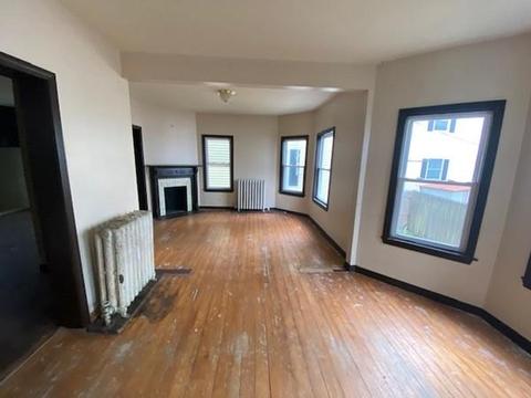 25 Forest St, Fall River, MA 02721 photo 3