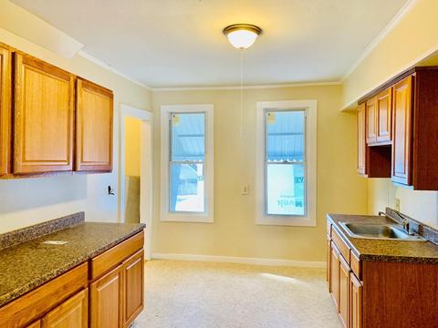 42 Sycamore St, Springfield, MA 01109 photo 4