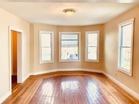 42 Sycamore St, Springfield, MA 01109 photo 2