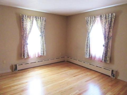 1006 Carew St, Springfield, MA 01104 photo 13