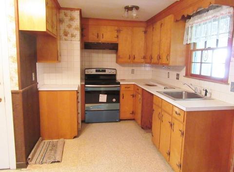1006 Carew St, Springfield, MA 01104 photo 5